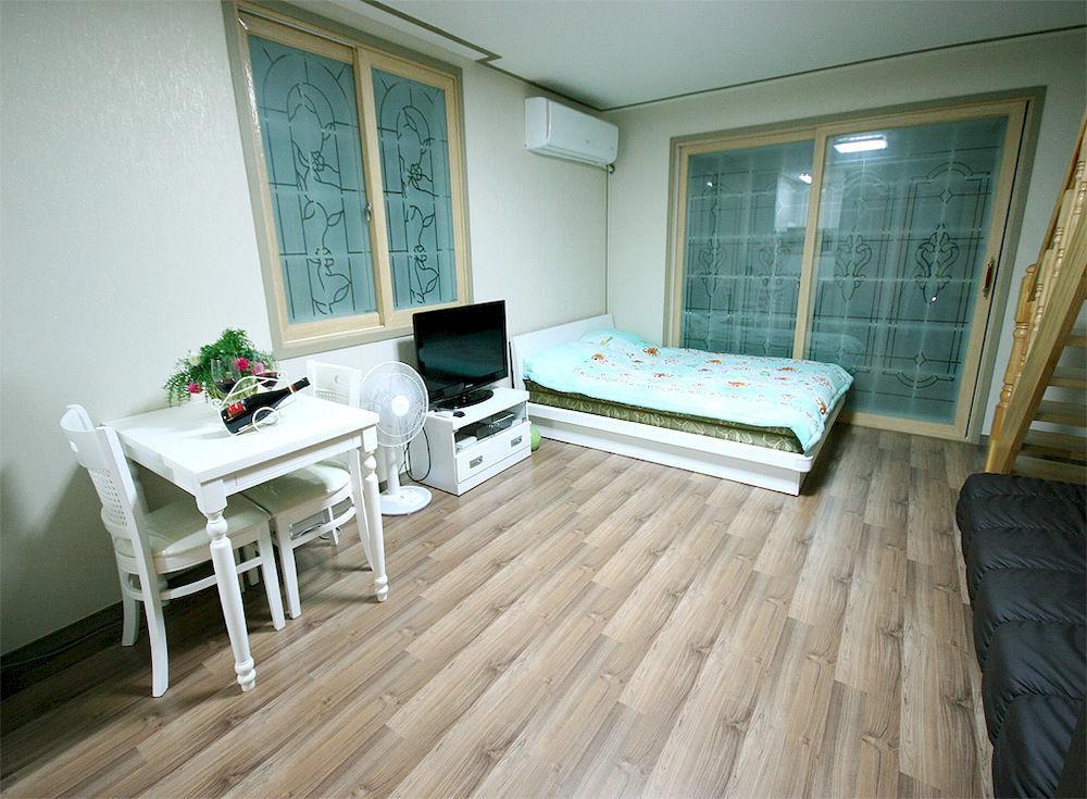 Ever Green Pension Geoje Luaran gambar